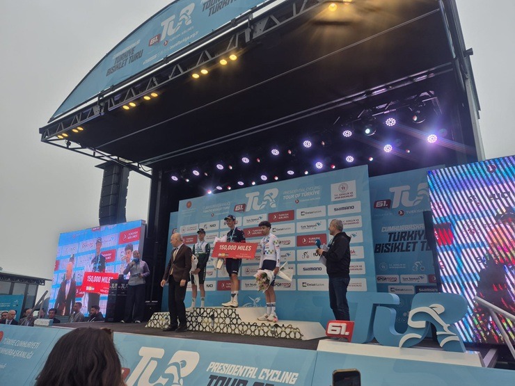 Travelnews.lv novēro  «Presidential Cycling Tour of Türkiye» aizkulises Antālijā 390947