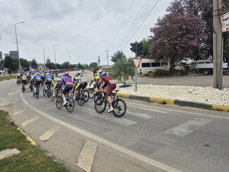«Presidential Cycling Tour of Türkiye» dalībnieki noslēdz Antālijas posmus 390953