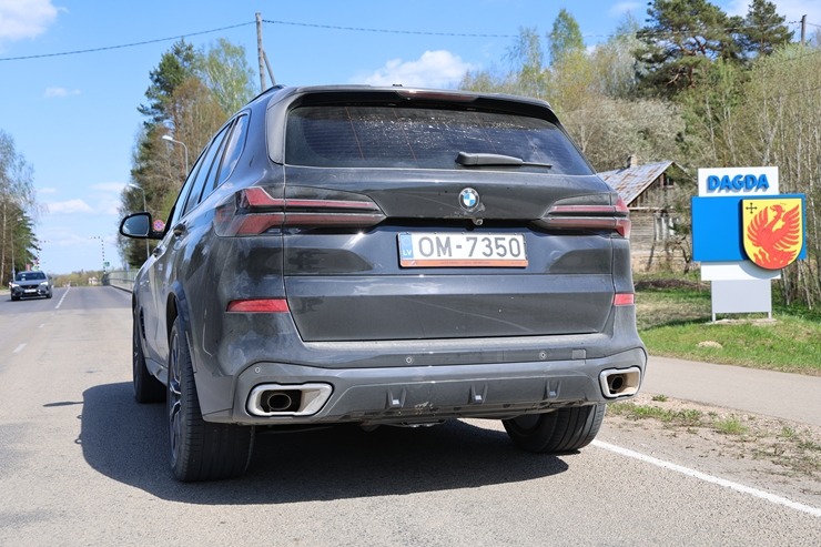 Sadarbībā ar auto nomu «SIXT Latvija» apceļojam svētku Latviju - BMW X5 no 60 eiro dienā 390994