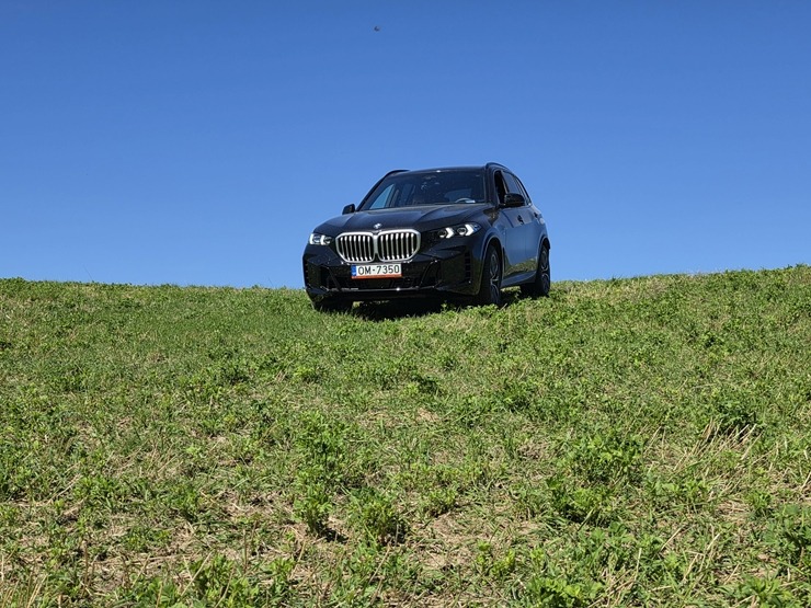 Sadarbībā ar auto nomu «SIXT Latvija» apceļojam svētku Latviju - BMW X5 no 60 eiro dienā 390999