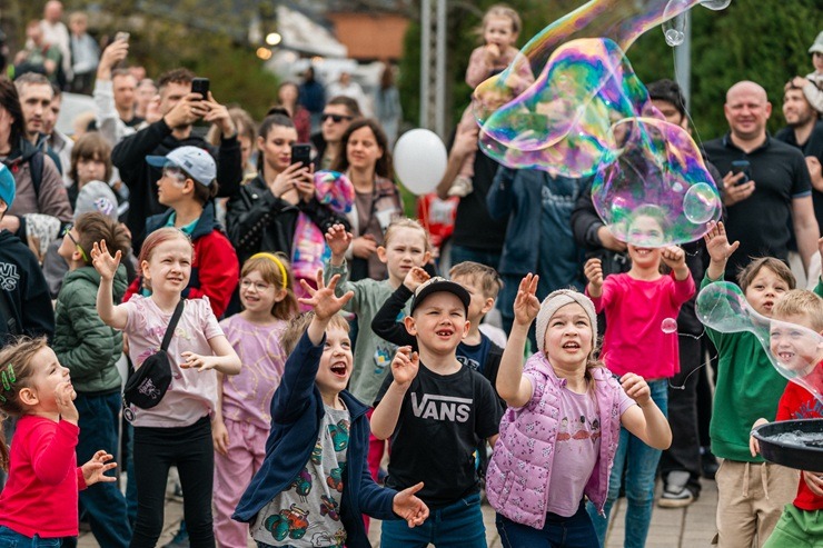 Ar vērienu atklāj LIDO vasaras sezonu 391007