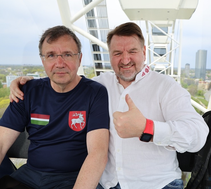 Rīgas restorāns «Buržujs» kopā ar Rīgas panorāmas ratu piedāvā svinēt svētkus īpašā gaisotnē 391034