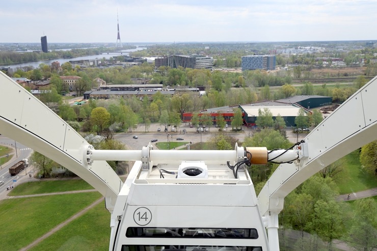 Rīgas restorāns «Buržujs» kopā ar Rīgas panorāmas ratu piedāvā svinēt svētkus īpašā gaisotnē 391040