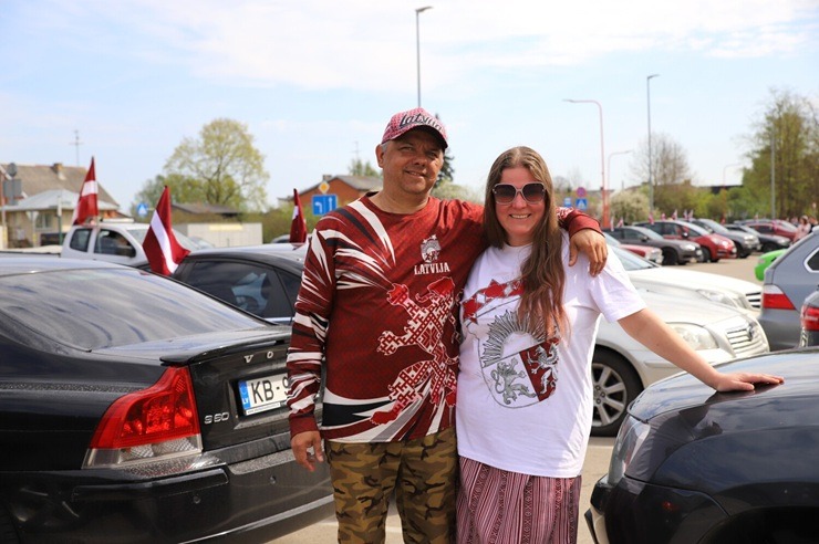 Jēkabpilieši dodas patriotiskā Karogu braucienā 391075