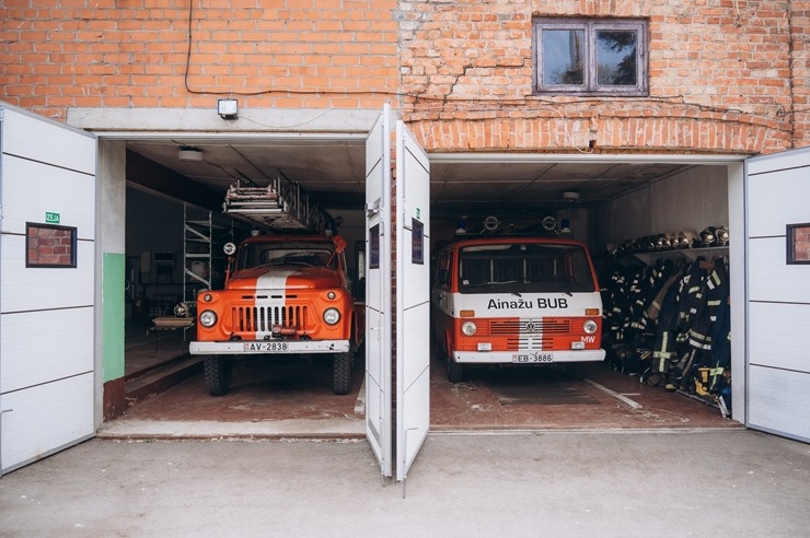 Gids Jānis Zariņš piedāvā izzinošu pārgājienu «Ainažiem–100». Foto: Lauma Dūmiņa (Foto feja) 391489