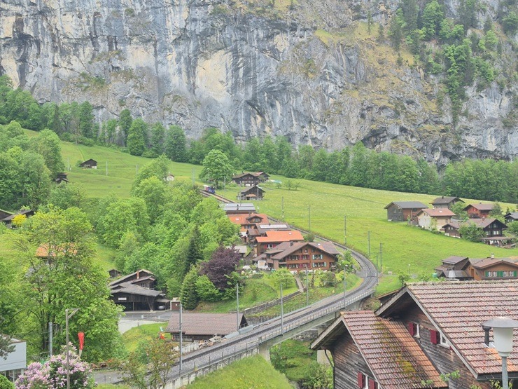 Travelnews.lv dodas uz Lauterbrunnenu un Štaubaha ūdenskritumu Šveicē 392070