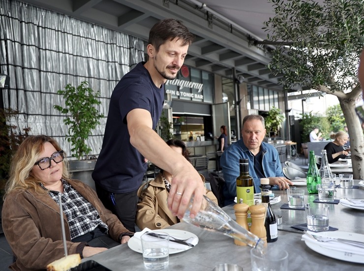 Sadarbībā ar «airBaltic» izbaudām pusdienas Belgradas viesnīcas «Hotel Indigo» terases restorānā «Cveće zla» 392336