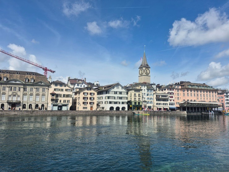 Travelnews.lv dodas nelielā pastaigā par Cīrihi 392433