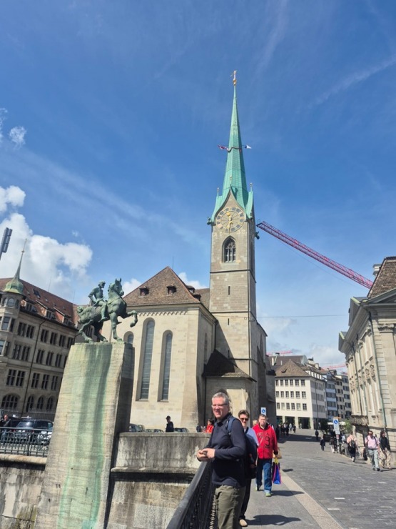 Travelnews.lv dodas nelielā pastaigā par Cīrihi 392436