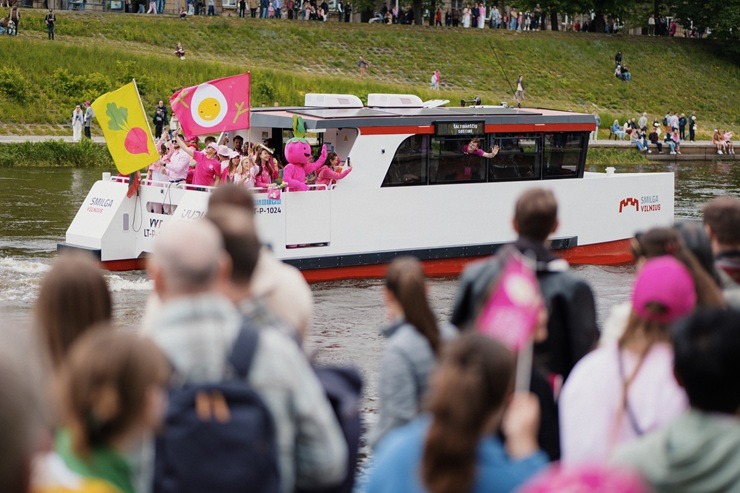 Viļņa iekrāsojas rozā krāsā - sācies aukstās zupas festivāls 392650