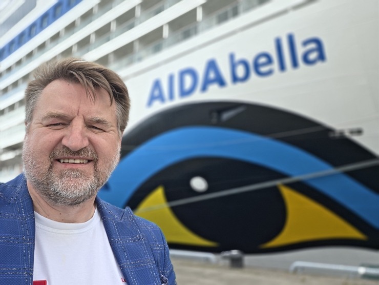 Rīgas ostā pirmo reizi ienāk Vācijas kruīzu kuģis «AIDAbella» no Vācijas ar 2500 tūristiem 393152