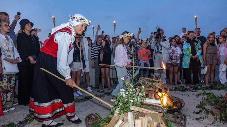 Ventspilī ar aizraujošiem pasākumiem ielīgo vasaras saulgriežus 394590