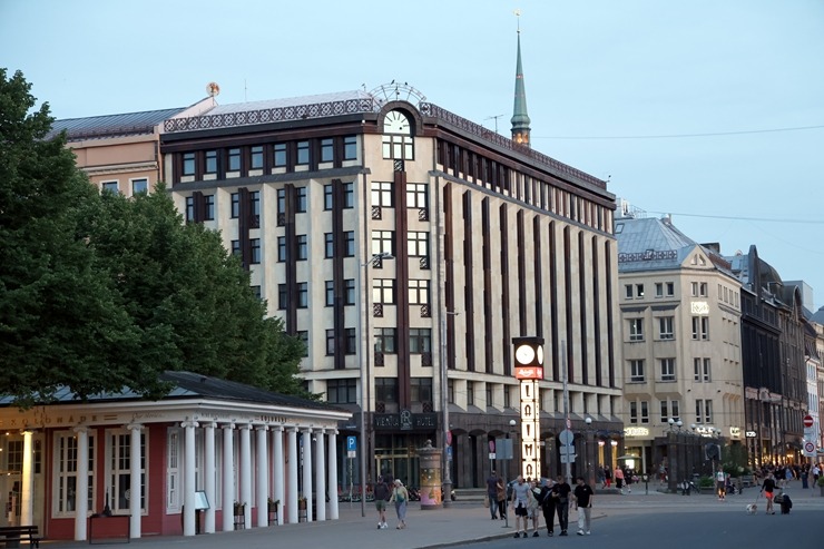 Sadarbībā ar «SIXT Latvia» un «Volvo XC90» (no 55 eiro dienā) apceļojam Latvijas galvaspilsētu 394843