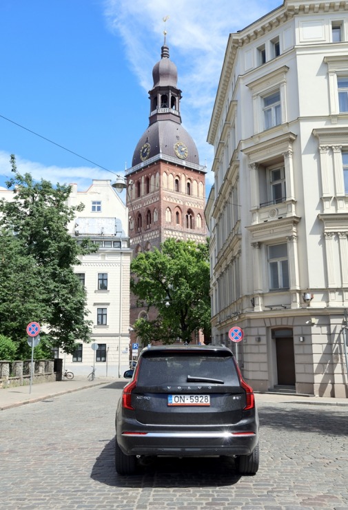 Sadarbībā ar «SIXT Latvia» un «Volvo XC90» (no 55 eiro dienā) apceļojam Latvijas galvaspilsētu 394820