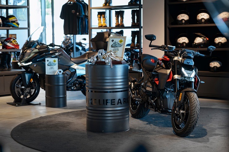 BMW triumfē konkursā «Latvijas Gada motocikls 2026» – BMW R 1300 R iegūst galveno balvu 394877