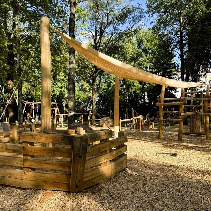 Iespaidīgas pārvērtības - Jēkabpilī atklāts atjaunotais Krustpils parks 394953