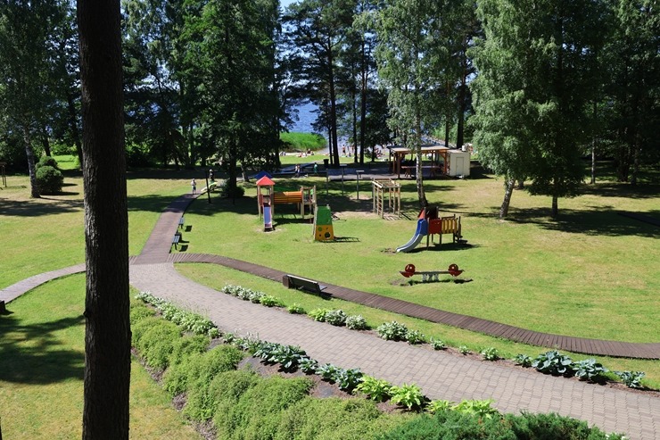 Sadarbībā ar «Europcar Latvia» apmeklējam izcilu vietu Pierīgā vasaras karstumā - viesnīcas «Baltvilla» pludmali Baltezera krastā 395067