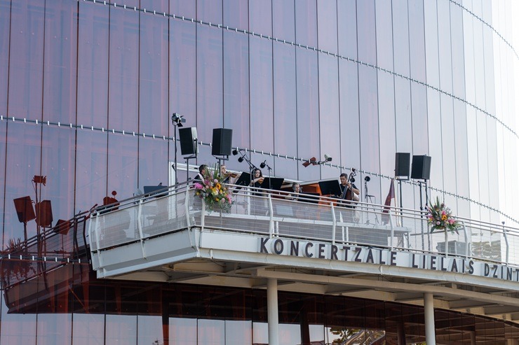 Liepājas koncertzāles muzikālais pikniks pulcē plašu klausītāju loku 395781