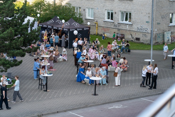 Liepājas koncertzāles muzikālais pikniks pulcē plašu klausītāju loku 395775