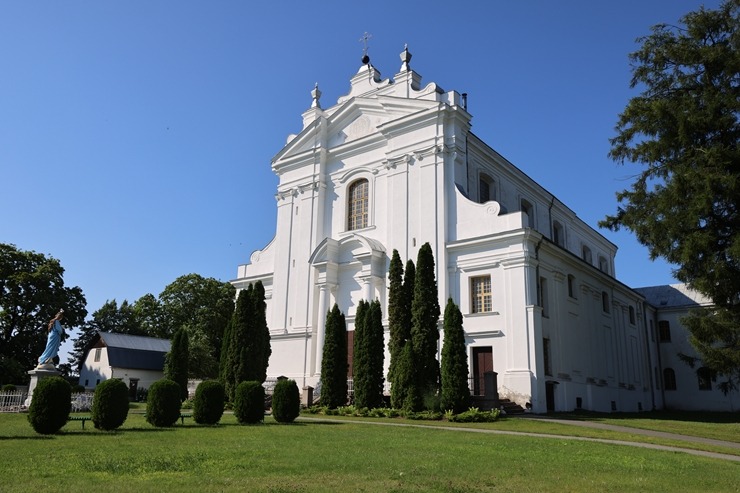 Sadarbībā ar «SIXT Latvia» un «Lexus RZ 500e» (no 850 eiro mēnesī) apceļojam Krāslavas novadā 395965