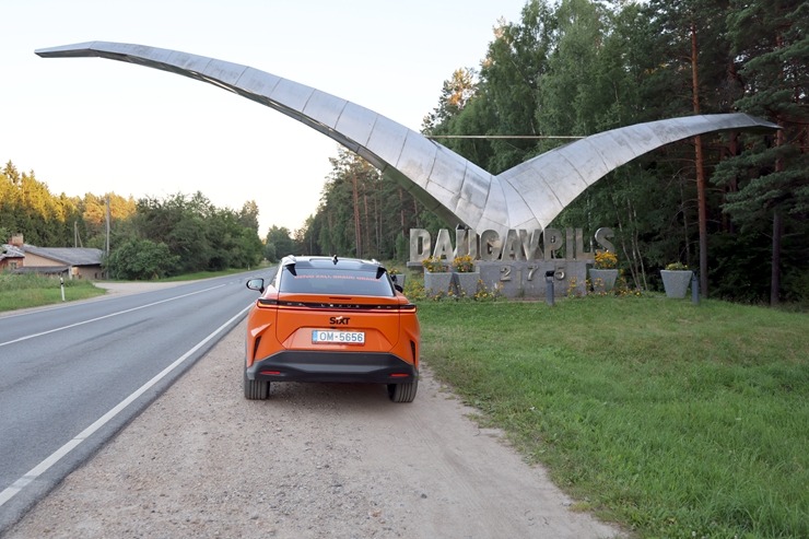 Sadarbībā ar «SIXT Latvia» un «Lexus RZ 500e» (no 850 eiro mēnesī) apceļojam Daugavpili un Augšdaugavas novadu 396024