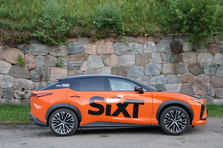 Sadarbībā ar «SIXT Latvia» un «Lexus RZ 500e» (no 850 eiro mēnesī) apceļojam Daugavpili un Augšdaugavas novadu 396029