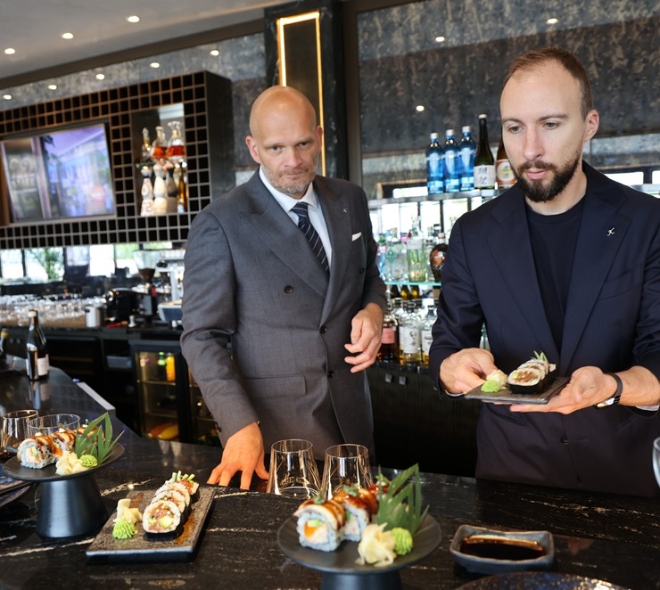 Izbaudām Vecrīgas viesnīcas «Grand Hotel Kempinski Riga» Michelin restorāna «Stage22 Bar & Restaurant» godalgoto vīna karti 396288