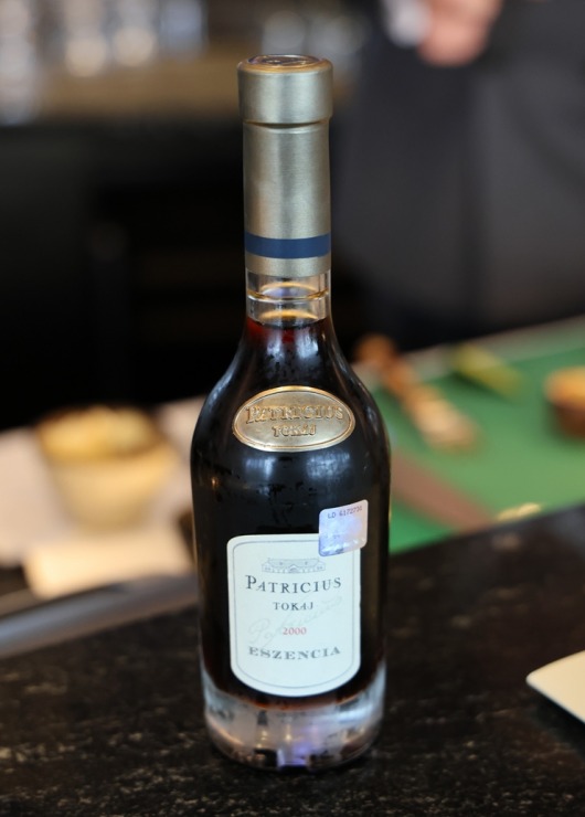 Izbaudām Vecrīgas viesnīcas «Grand Hotel Kempinski Riga» Michelin restorāna «Stage22 Bar & Restaurant» godalgoto vīna karti 396302