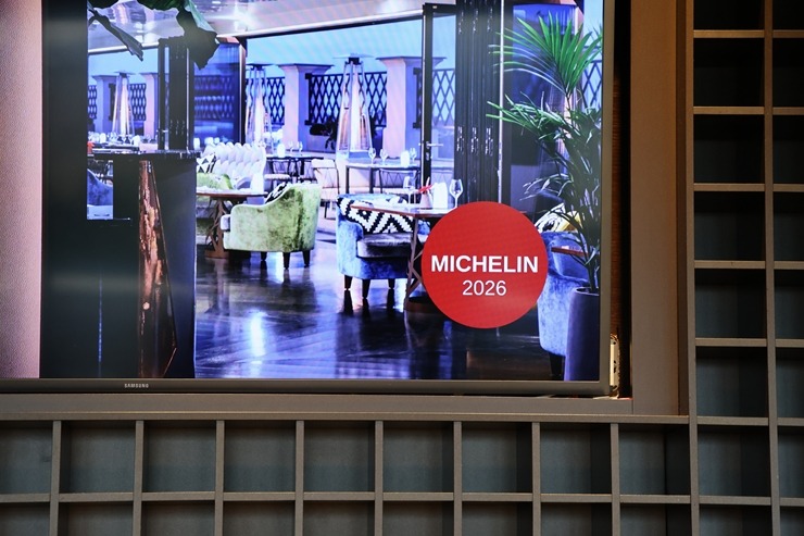 Izbaudām Vecrīgas viesnīcas «Grand Hotel Kempinski Riga» Michelin restorāna «Stage22 Bar & Restaurant» godalgoto vīna karti 396307