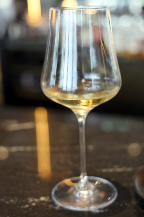 Izbaudām Vecrīgas viesnīcas «Grand Hotel Kempinski Riga» Michelin restorāna «Stage22 Bar & Restaurant» godalgoto vīna karti 396270