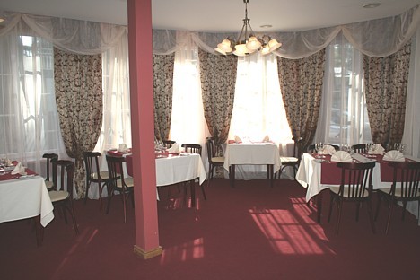 Viesnīcas restorānā ir plašs ēdienu un dzērienu klāsts visām gaumēm! Restorāna darba laiks no 10:30 līdz 01 :00 18518