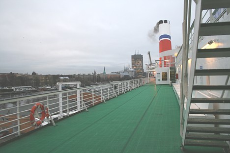 1990.gadā kuģis nonāca PSRS rokās un tika pārdēvēts par M/S Anna Karenina. 1991.gadā prāmi pilnībā izdemolēja padomju zaldāti, kas tika vesti mājās no 1990.gadā kuģis nonāca PSRS rokās un tika pārdēvēts par M/S Anna Karenina. 1991.gadā prāmi pilnībā izdemolēja padomju zaldāti, kas tika vesti mājās no 19681