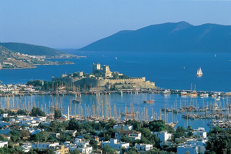 Kušadasī dominē Francijas, Anglijas, Nīderlandes un Vācijas tūristu klātbūtne, līdz ar to arī apkalpošana ir atbilstoša Eiropas prasībām 21219