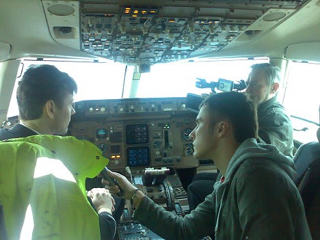 Intervija pilota kabīnē 21581