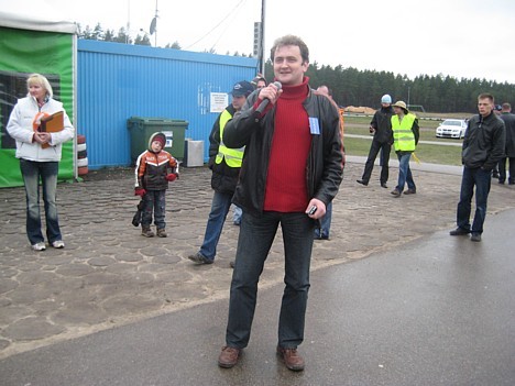 Portāla vadītājs Andris Miemis uzrunā BMW fanus 21585