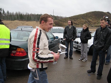 Trešās vietas kauss tiek BMW 21597