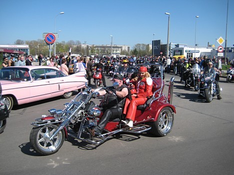 Moderni motocikli, uz kuriem var doties izbraucienā jau kopā ar ģimeni 21931