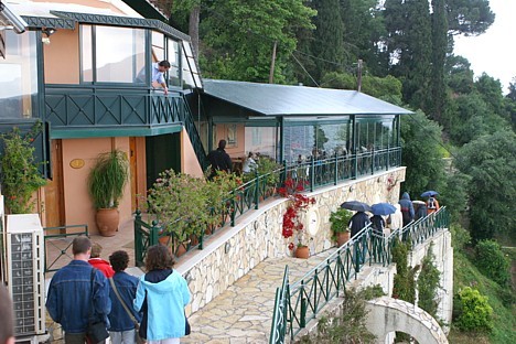 Tavernas Kanoni pussalas kalnu nogāzēs 22222