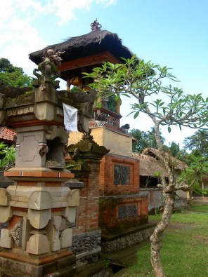 Ari Bali salā izveidoti paraugciemati, kuros tūristus piepazīstina ar Ari Bali salā izveidoti paraugciemati, kuros tūristus piepazīstina ar