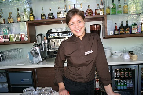 Bārmene Laura atzīst, ka Latvijas viesi iegriežas te arvien biežāk 23240