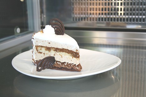 Travelnews.lv var tikai ieteikt nogaršot Reval Hotel Neris konditoriju, tādas garšas Latvijā vēl nebija manītas 23241