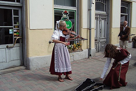 Tiek veidoti oriģināli, netradicionāli, atraktīvi pasākumi un īpaši šīm dienām veidotas koncertizrādes 25463