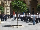 Parlamenta ēkas pagalms. Svinīga ceremonija par godu prezidentam 12
