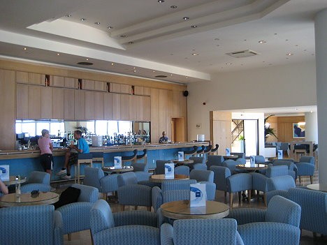 Viesnīcas teritorijā atrodas 4 restorāni, vairāki bāri, nakts klubs, konferenču zāle, kinozāle, TV istaba, veikali, valūtas maiņa, veļas mazgātava, ār Viesnīcas teritorijā atrodas 4 restorāni, vairāki bāri, nakts klubs, konferenču zāle, kinozāle, TV istaba, veikali, valūtas maiņa, veļas mazgātava, ār 25913