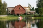 SPA kompleksu, kas veidots pēc 19.gadsimta lauku ārsta receptēm, - miers, klusums, dabas zāles un ūdens dziedniecība. Tā ir šī SPA kūrorta filosofija. 3