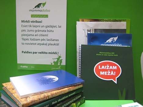 Atpūtas stūrītī būs pieejami materiāli par mežu. Ikviens tiek aicināts atstāt šo lasāmvielu, lai arī citiem būtu ko palasīt 27645