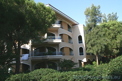 Viesnīcas Sirene Belek teritorijā ir vairākas viesnīcu un villu ēkas, kas piedāvā jaukus numurus Viesnīcas Sirene Belek teritorijā ir vairākas viesnīcu un villu ēkas, kas piedāvā jaukus numurus 28389