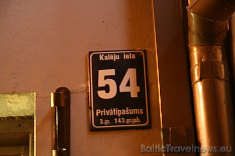 Kalēju 54, jo citas reklāmas norādes ir stipri vien noslēptas. Tā ir kafejnīca jau zināmai publikai vai nejaušam garāmgējējam Kalēju 54, jo citas reklāmas norādes ir stipri vien noslēptas. Tā ir kafejnīca jau zināmai publikai vai nejaušam garāmgējējam 28447