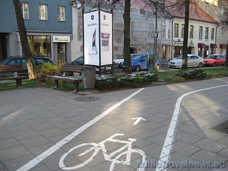 Viļņas vecpilsēta un pilsētas centrs ir pieejams ne tikai tūristiem, kas vēlas pastaigājoties baudīt skaisto pilsētu, bet arī tiem, kas ceļo ar divrit Viļņas vecpilsēta un pilsētas centrs ir pieejams ne tikai tūristiem, kas vēlas pastaigājoties baudīt skaisto pilsētu, bet arī tiem, kas ceļo ar divrit 29013