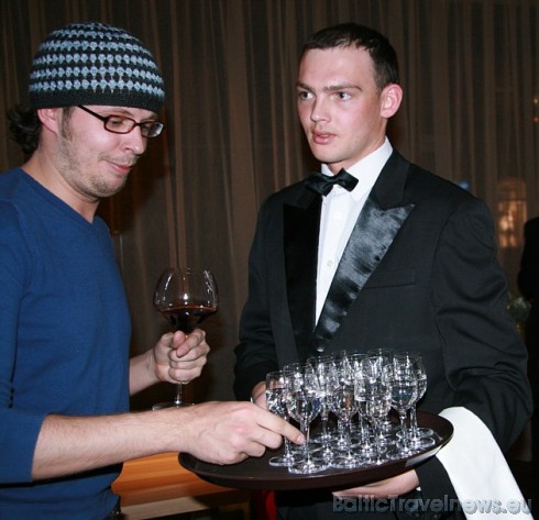 Citreiz viesim bija jāizšķiras par vienu vai otru dzērienu 31705